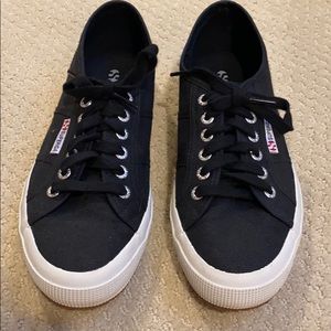 Black supergas